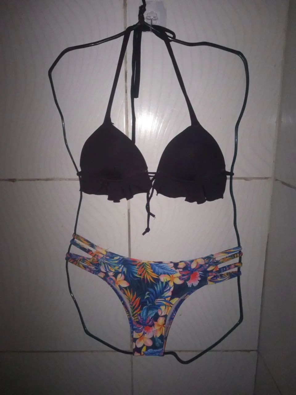 Biquíni Preto com Estampa Floral M - Foto 5