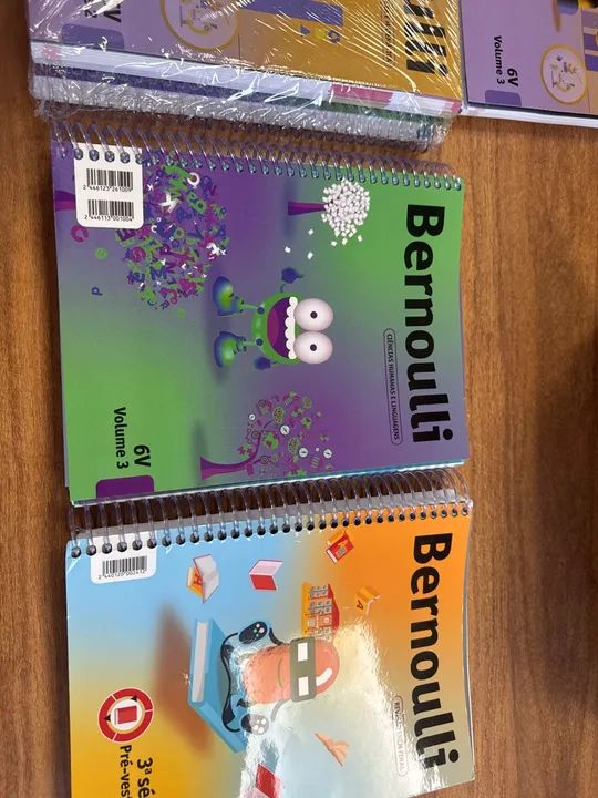 Livros Bernoulli - 3º ano do Ensino Médio sem uso (maioria lacrados e dentro do plástico) - Foto 3