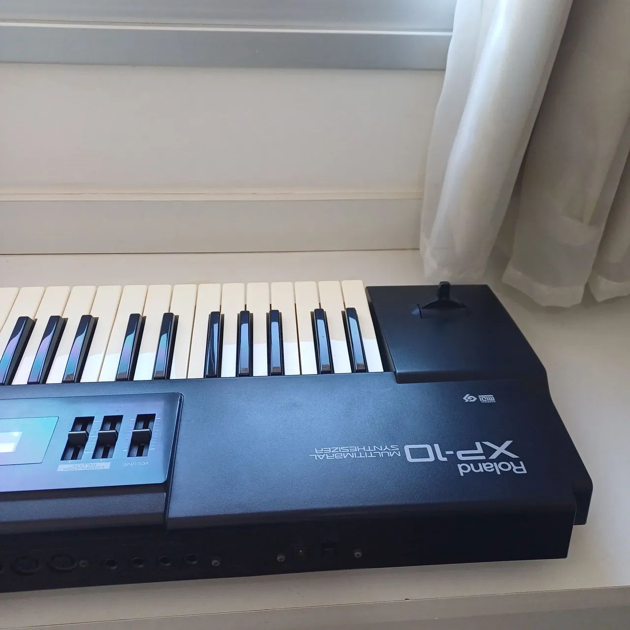 Teclado Roland XP-10 Multitimbral Synthesizer - Instrumentos