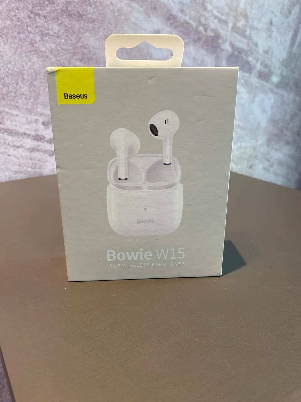 Fone de ouvido sem fio Baseus Bowie W15. 