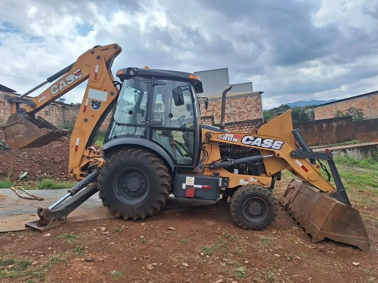 Case 580N Backhoe Loader64167777660419121