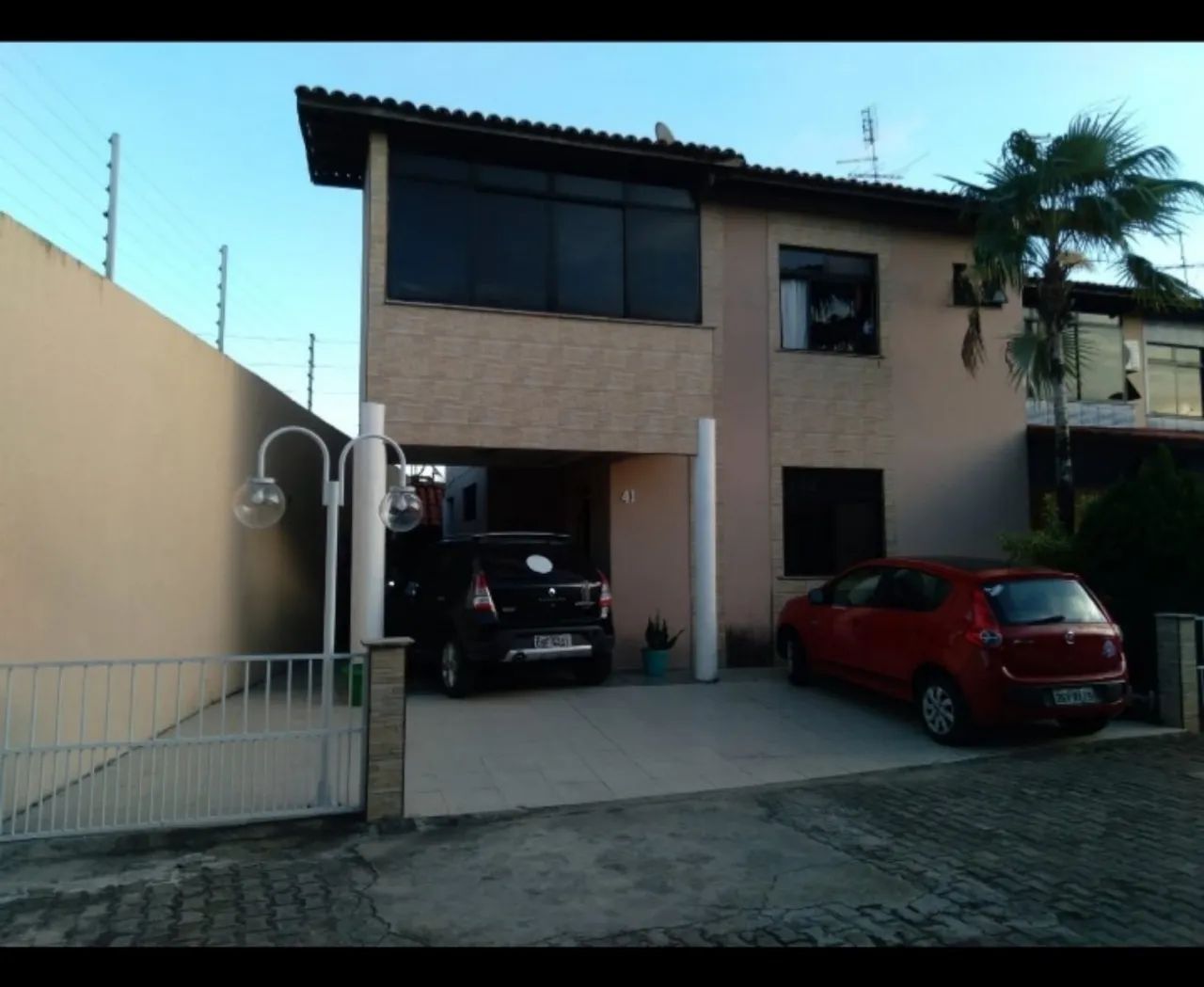 Casa de condomínio para venda tem 150 metros quadrados com 3 quartos