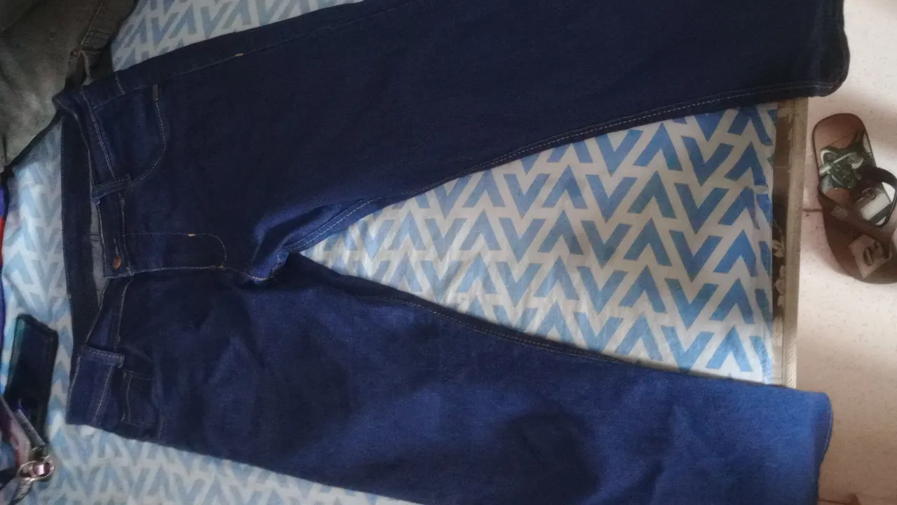 Calça Jeans Masculina veste super bem 40/42