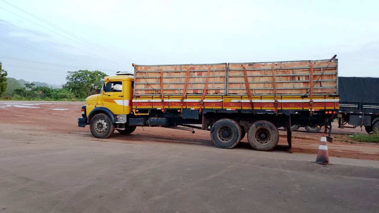 Tijolos de primeira de 8 furos 20x20 64385785012354121