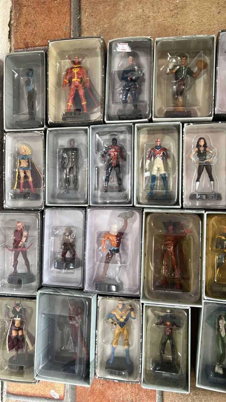 Coleção de miniaturas de heróis AEGLEMOSS