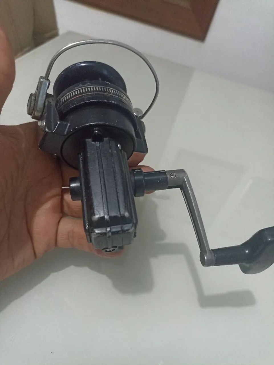 Molinete de pesca Daiwa D1600 mesmo BG15  - Foto 5