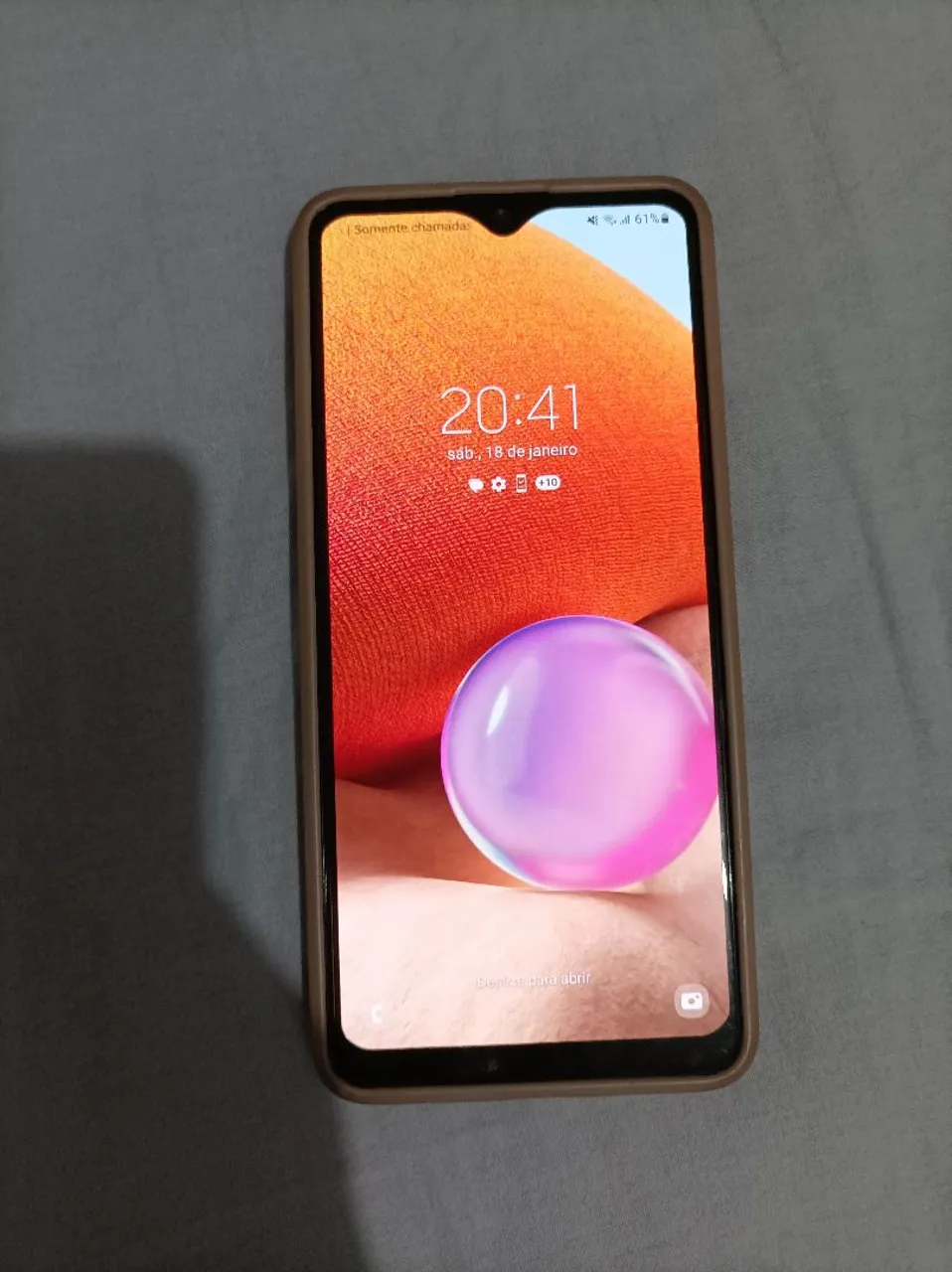 Celular usado em excelente funcionamento.