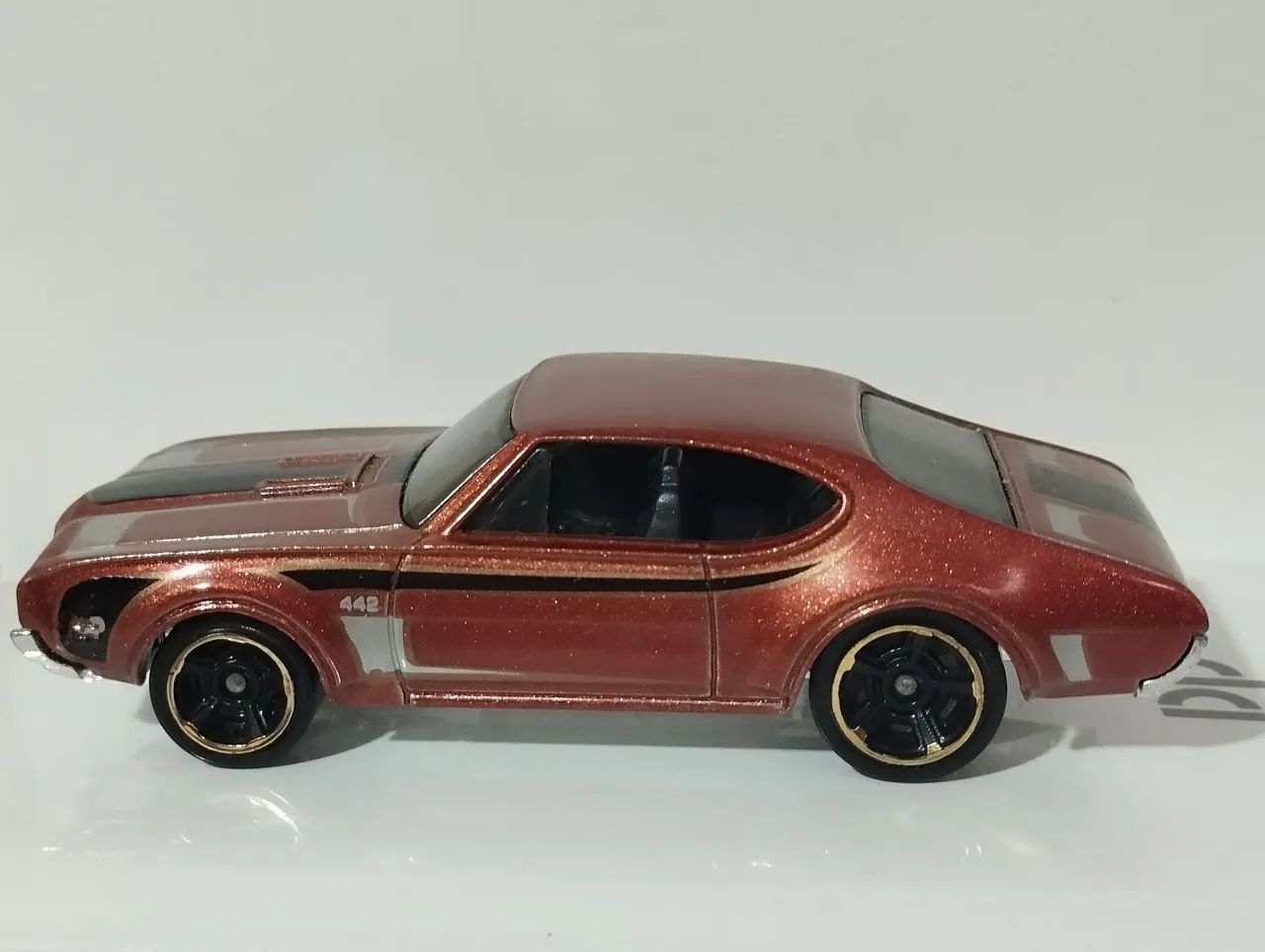 Miniatura Hot Wheels Oldsmobile 442 - Foto 2