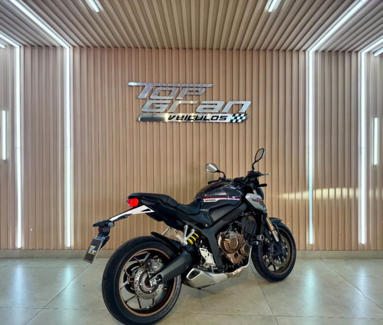 Honda CB 650R 2023 (APENAS 3.000 KM) - Foto 3