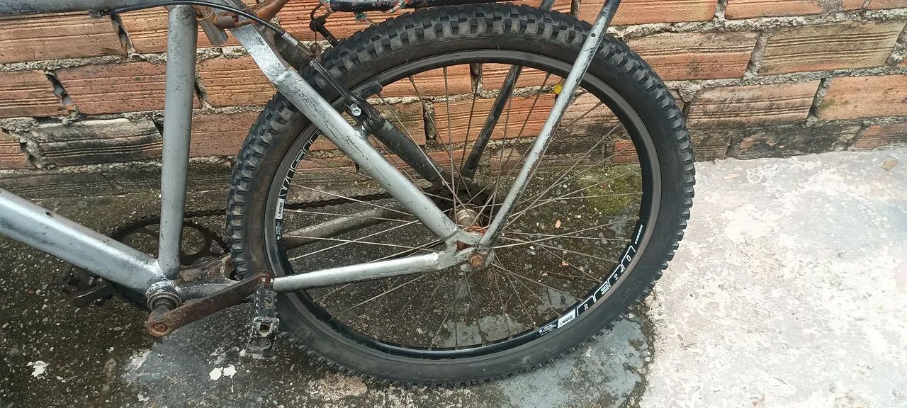 Bicicleta aro 26 usada porém funcional não faço entrega retirada no local  - Foto 2