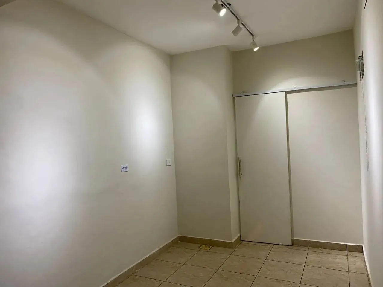 Sala para alugar, 35 m² - Vila Guilhermina - Praia Grande/SP