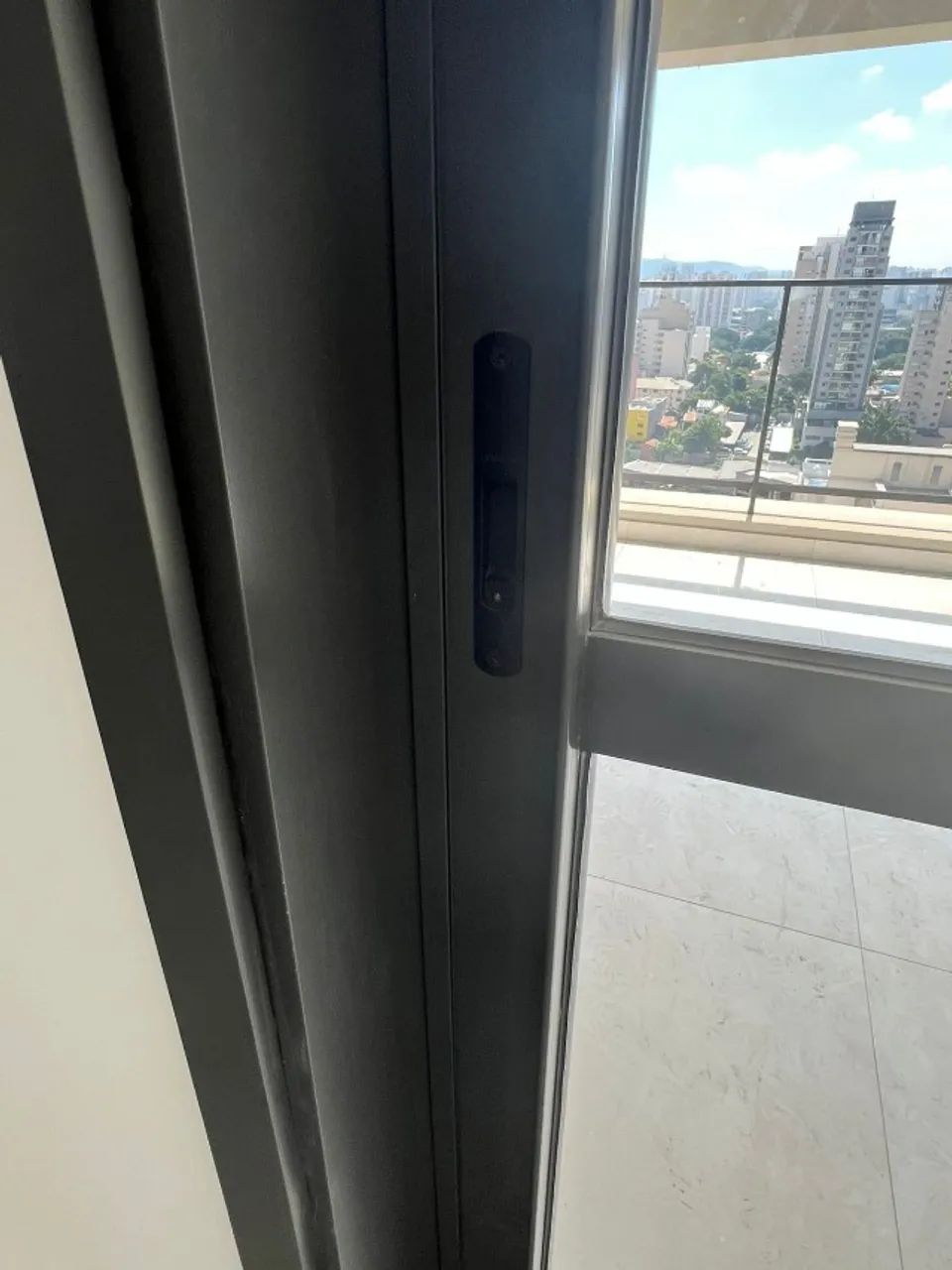 Porta Balcão com Persiana Automática Premium 2 Folhas - Foto 3