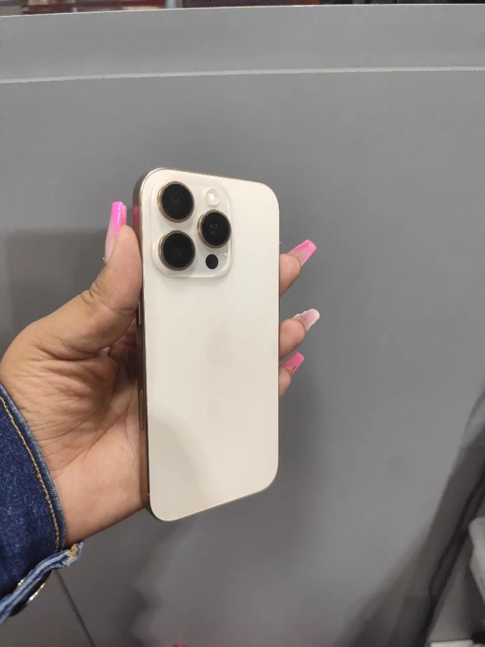 iPhone 16 pro Desert 128