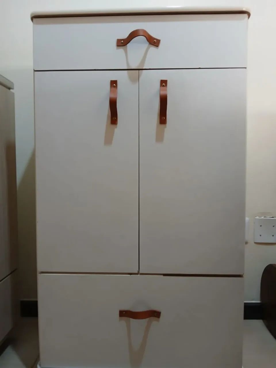 Armário para Copa/Cozinha com rodinhas. 