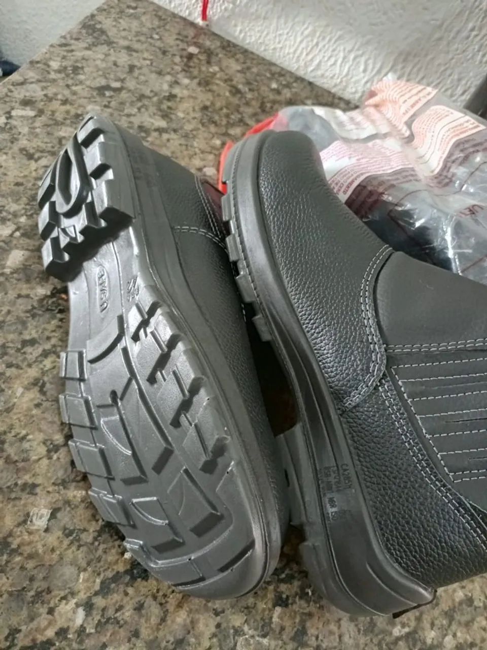 Bota de trabalho novas  - Foto 2