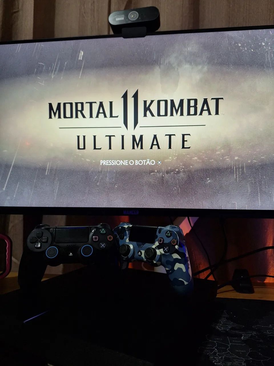 Playstation 4 + 2 Controles - Foto 4