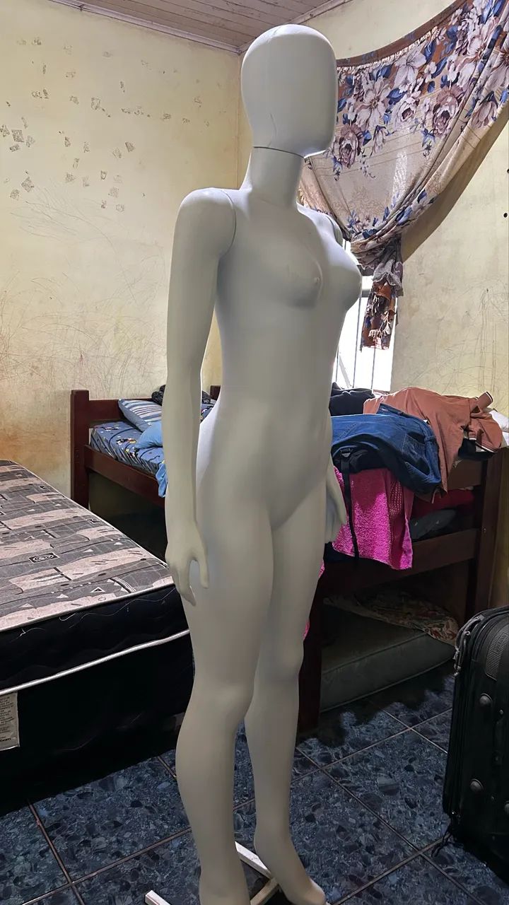 Vendo manequim feminino 150R$  - Foto 3