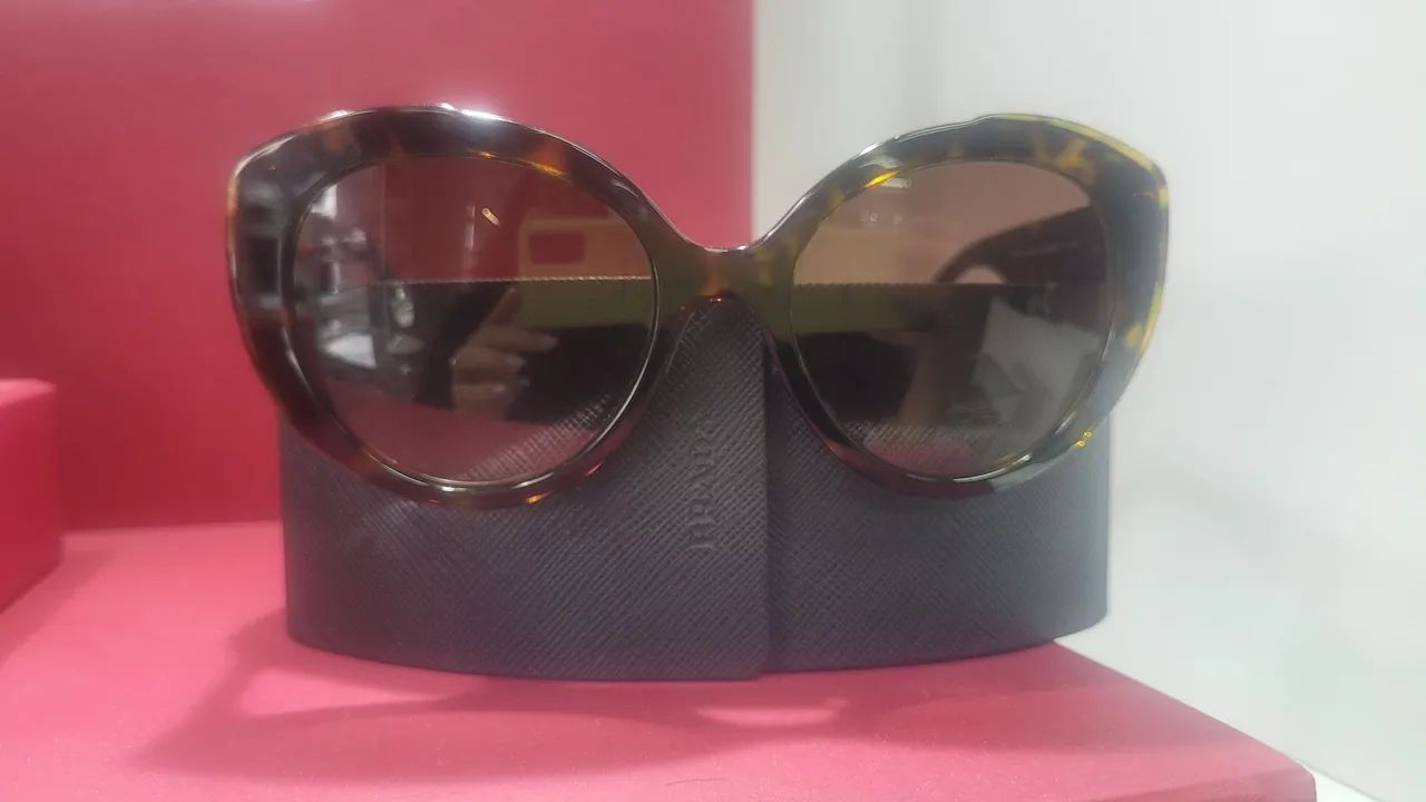 Óculos solar Prada Elegante Sofisticado  - Foto 4