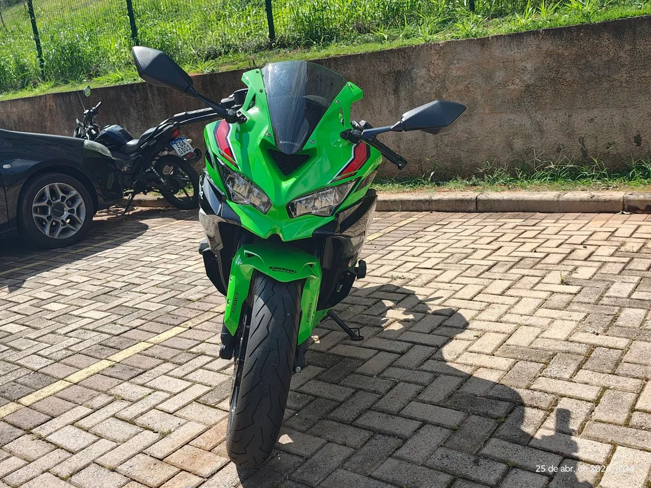 Ninja ZX 4r  - Foto 2