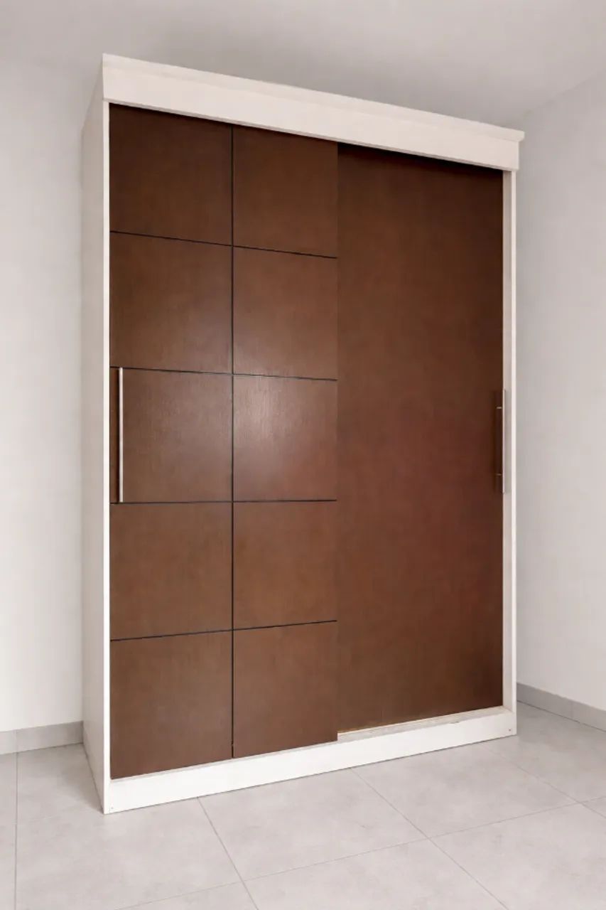 Guarda-roupa com 2 portas de correr