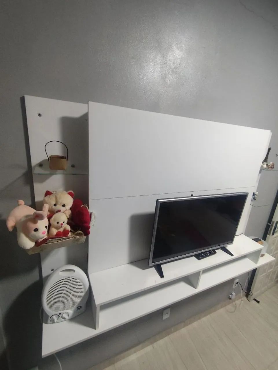 TV Panel65578360142083122