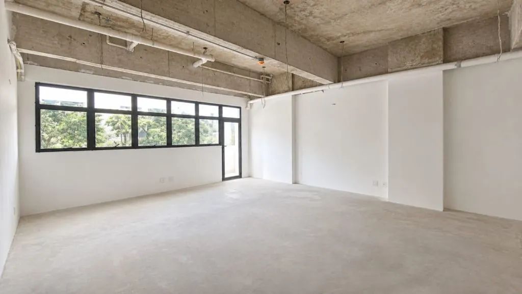Sala comercial de 61,01 m² com 2 banheiros, varanda e vagas rotativas no Edifício Quadria  - Foto 2