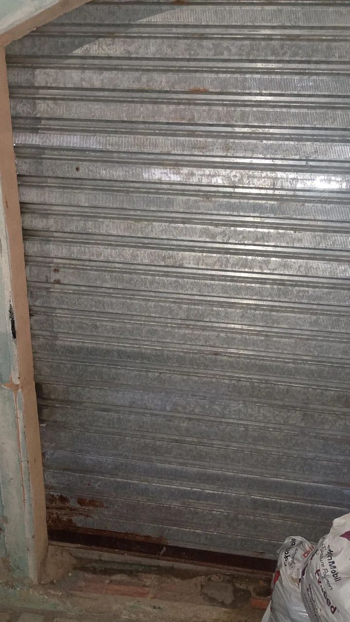 Vendo porta de enrolar de aço  - Foto 2