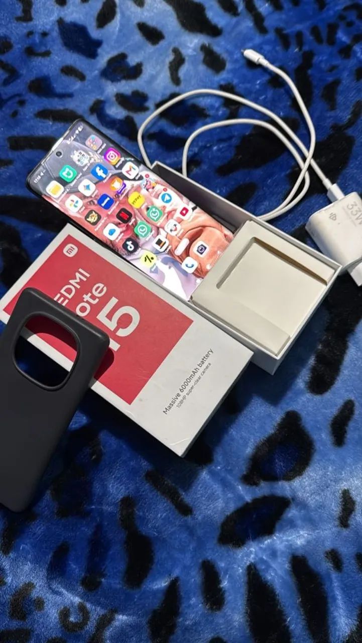 Telefone  chama ZAP *