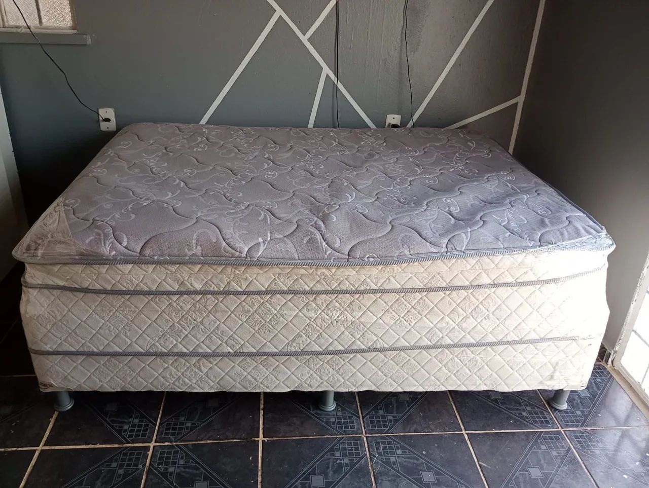 Cama Box Casal De Molas Ensacadas Bem Alta Higienizada  - Foto 4