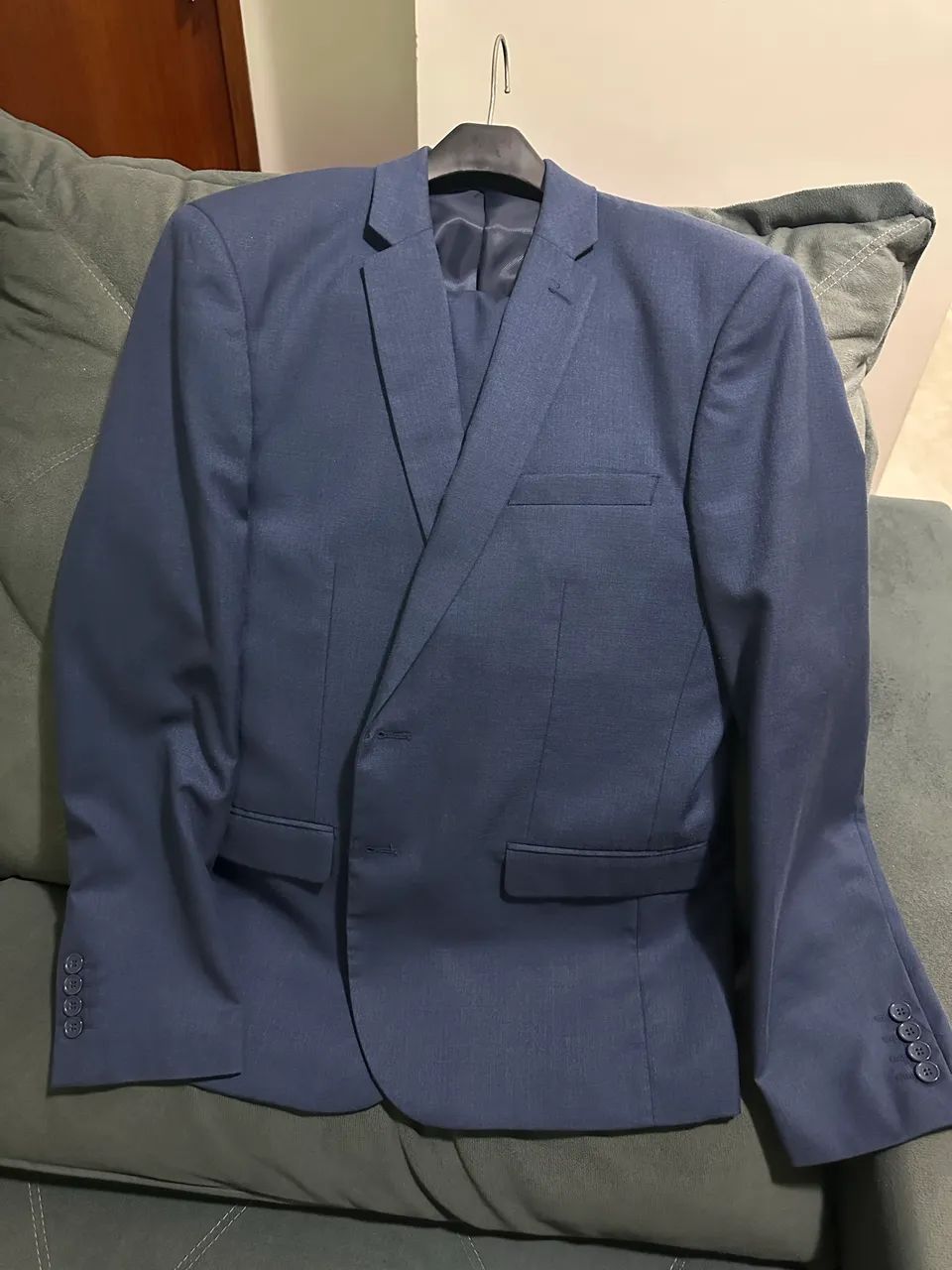 2 Ternos completos (azul e preto)