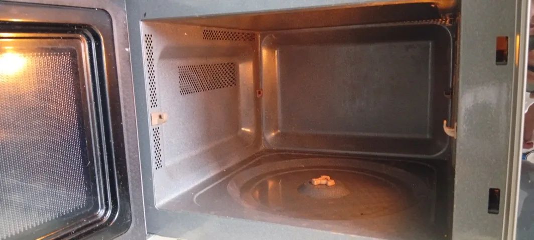 Microondas Panasonic Retirar Peças ou Arrumar  - Foto 3