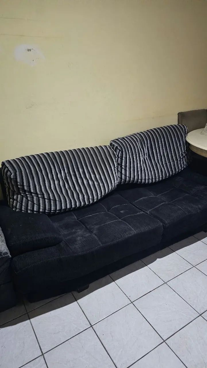 Sofá preto 2 lugares 