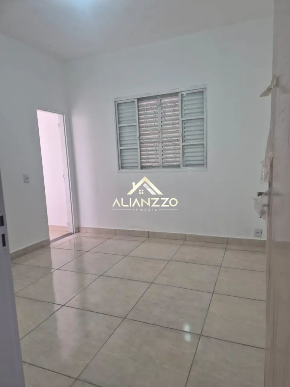 Casa com 3 Quartos para alugar, 80m² - Parque dos Pinus - Foto 2