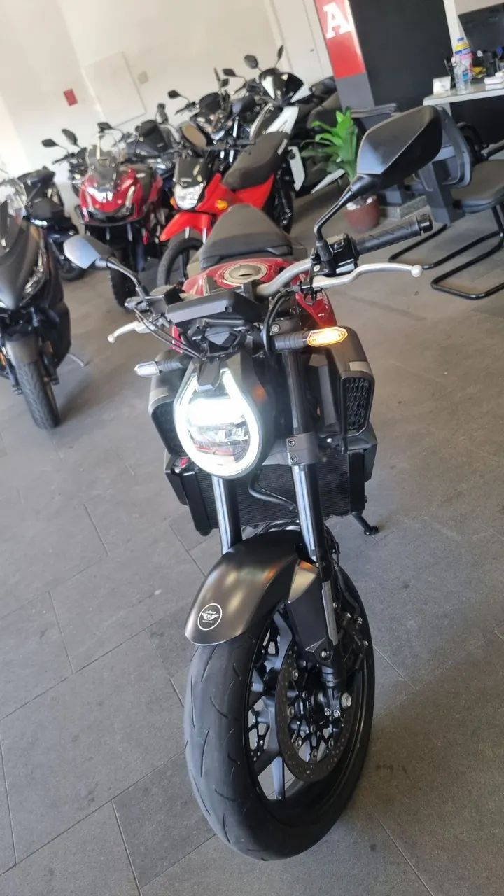 CB 650R E-CLUTCH 2026 - Foto 3