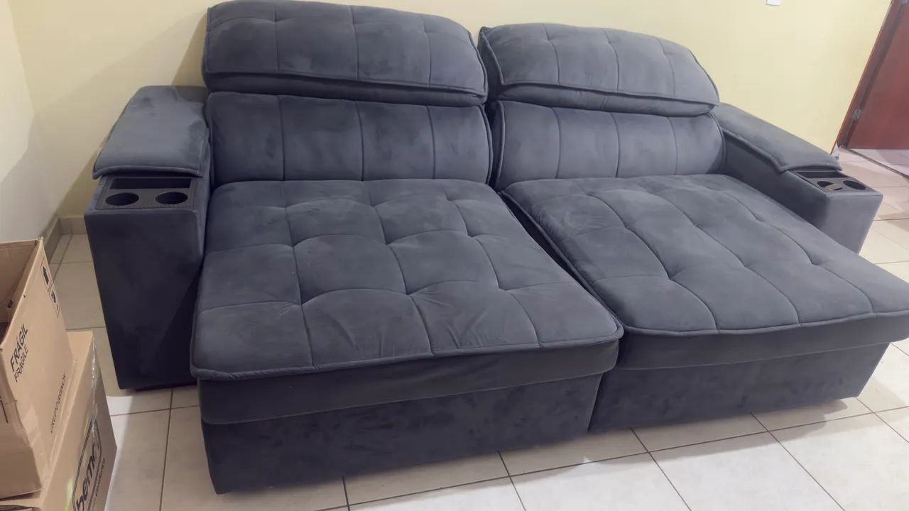 Sofá Retrátil e Reclinável 4 Lugares