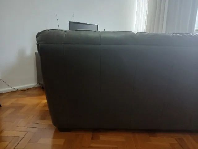 Sofá de Couro Legitimo 3 lugares - Foto 3