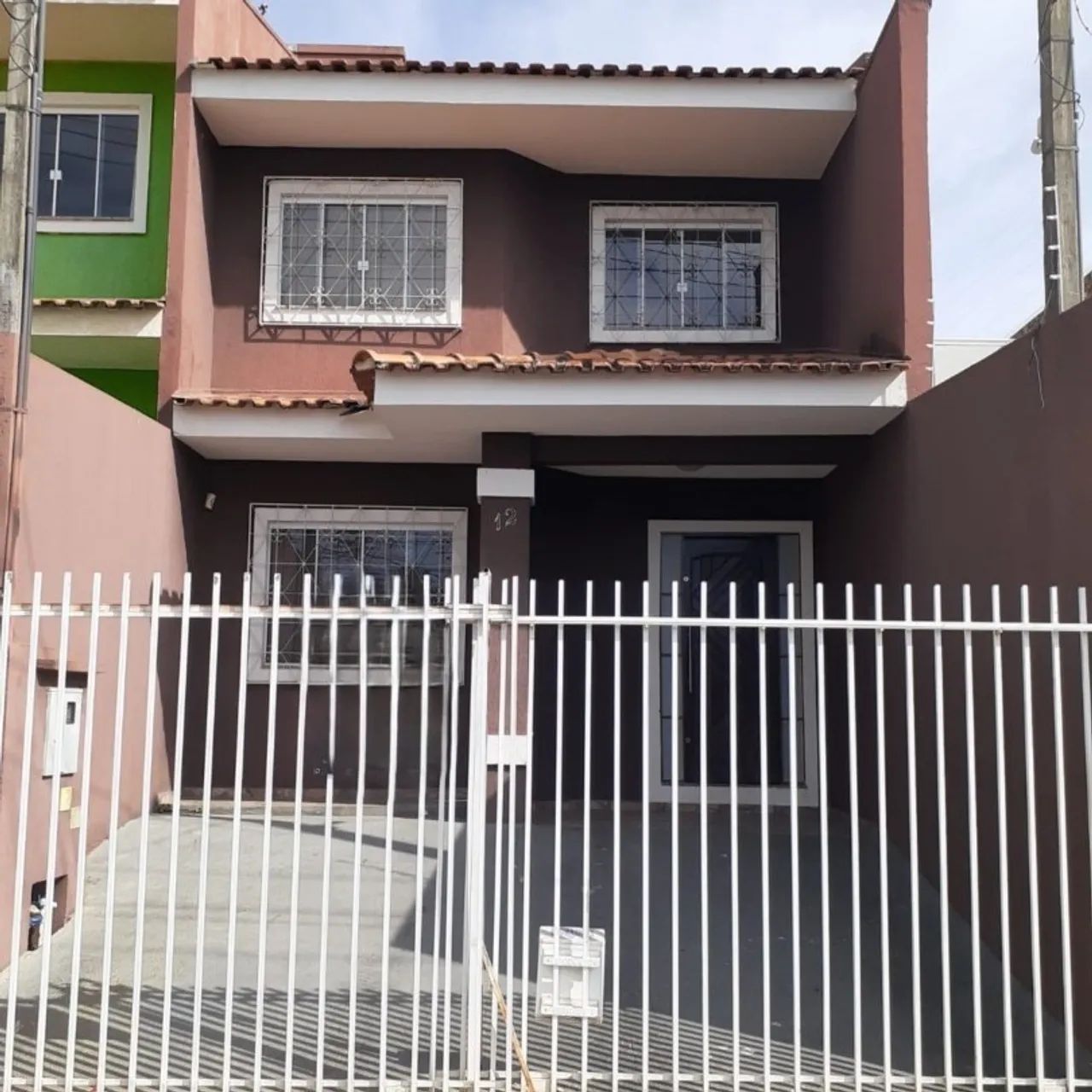 SOBRADO À VENDA EM OFICINAS