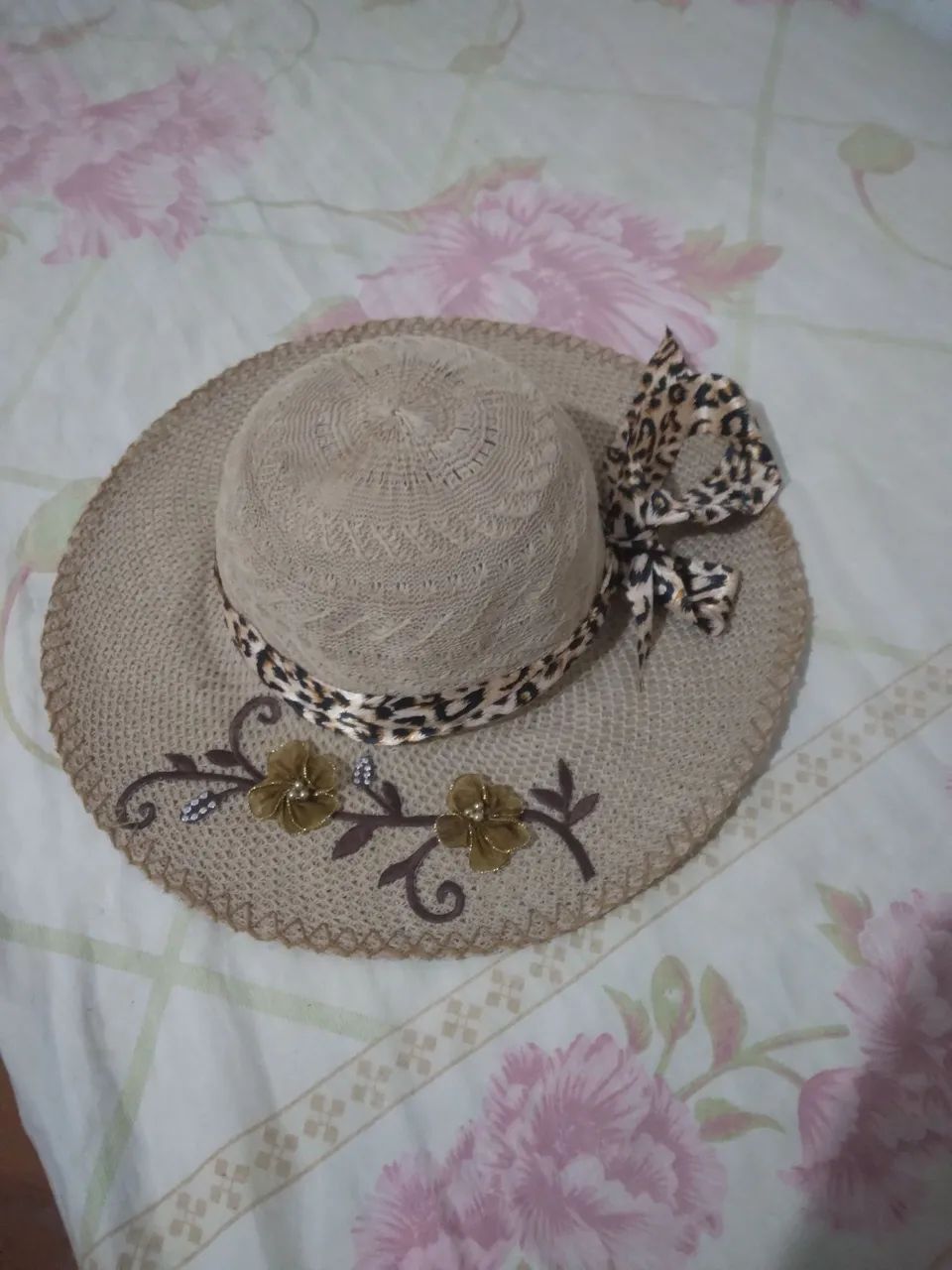 Belíssimo Chapéu decorativo feminino 