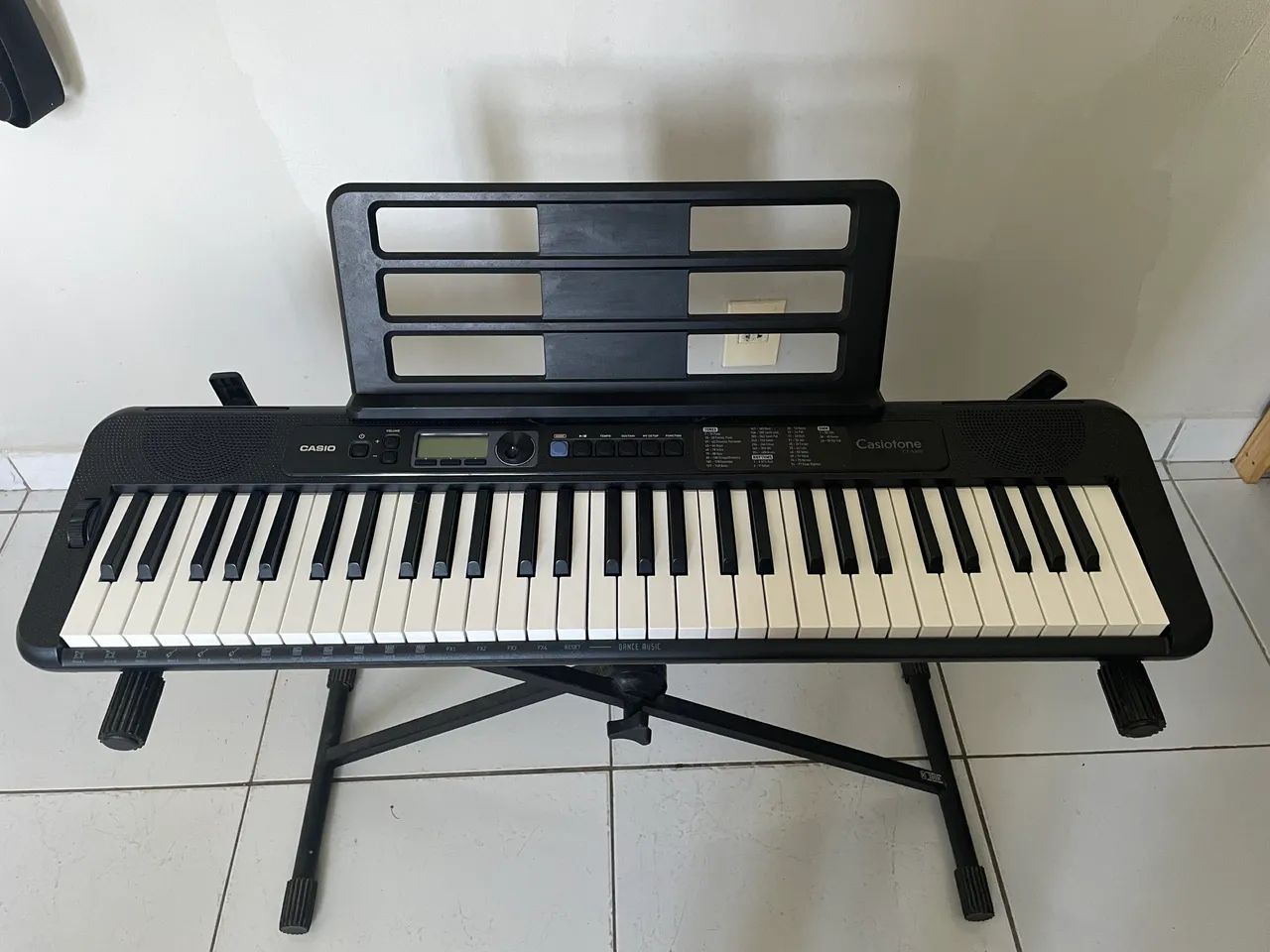 Teclado Casio com capa