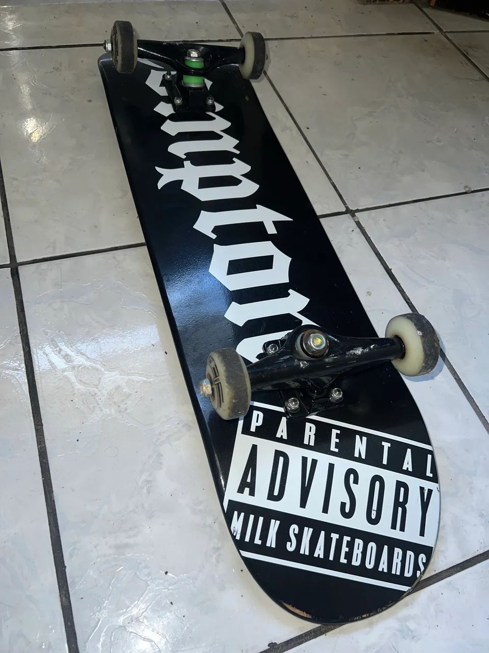 Skate profissional com shape de Maple da Compton - Foto 2