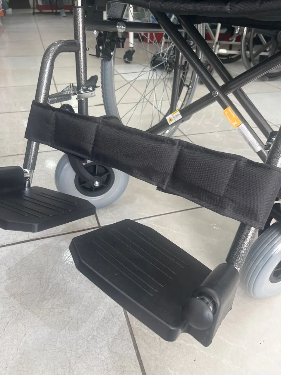 Cadeira de Rodas Confortável- modelo Premium  - Foto 5
