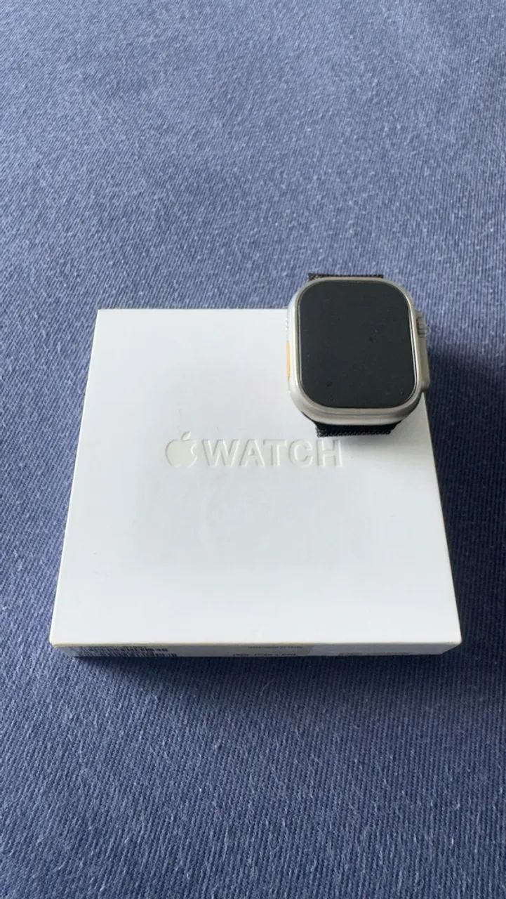 Apple Watch Ultra 2 com caixa e pulseiras