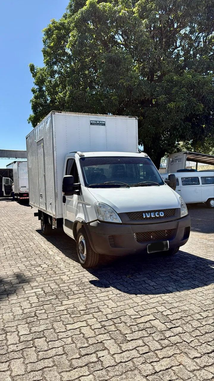 IVECO BAÚ 35S14 ANO 2018 - Foto 4