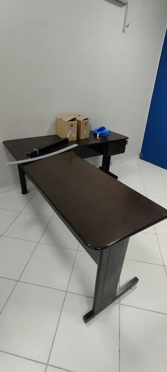 4 Mesas pra escritório excelente estado  - Foto 3