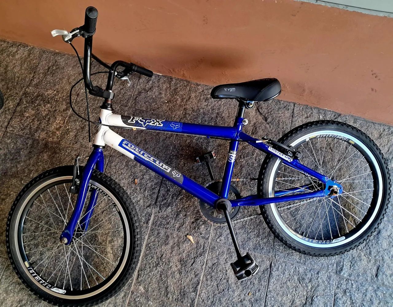 BICICLETA ARO 20 SEMI NOVA AZUL PERFEITO ESTADO