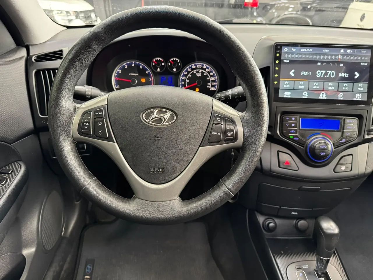 Hyundai i30 2.0 16V 145cv 5p Aut., foto 9 de 14
