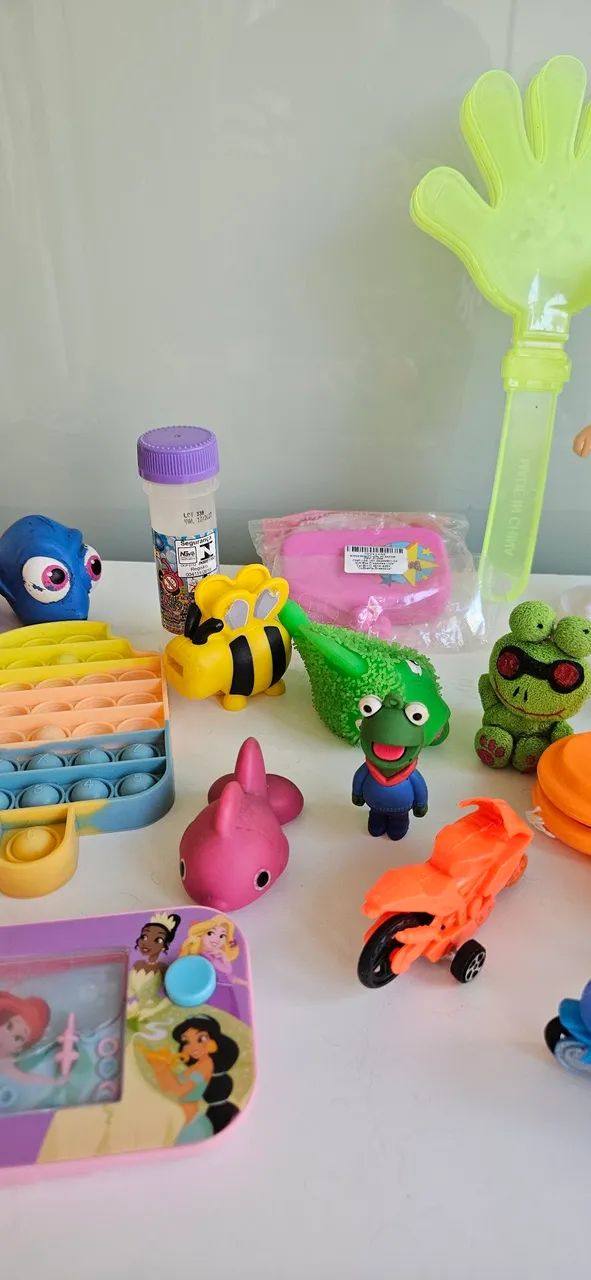 Lote de brinquedos variados - Foto 2