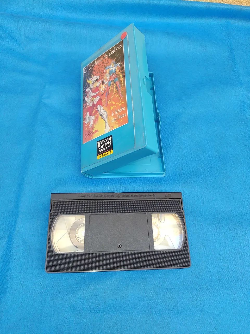 Lote itens dos Cavaleiros do Zodíaco, com 1Dvd + 1Cd + 1fita Vhs