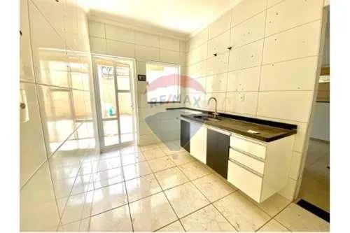 Sobrado para locaço com 2 quartos e 1 suíte no So Miguel