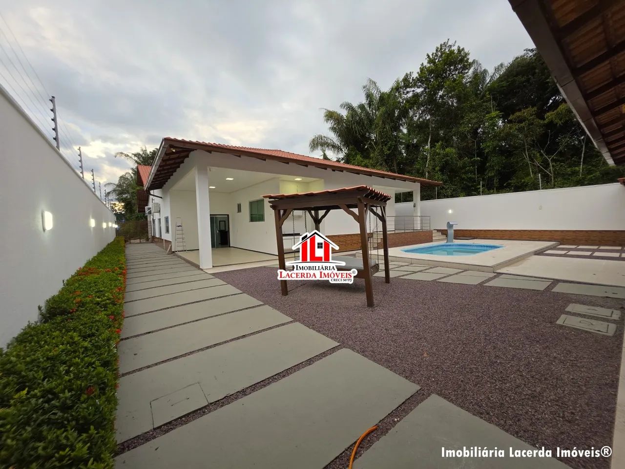 CASA TÉRREA - PRAIA DOS PASSARINHOS, CASA TÉRREA 6 QUARTOS/SUÍTE/SEMI, 600M² EDIFICADO, RA - Foto 2